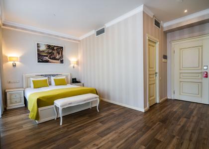 room 114 thumbnail 5