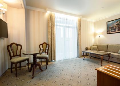 room 129 thumbnail 4